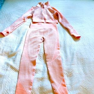 UNLABELED GYM SET SIZE S